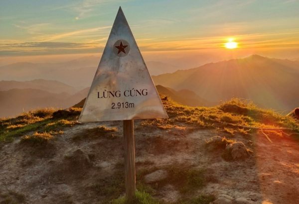 Trekking to the summit of Lung Cung Mountain (2 Days 1 Night)-1