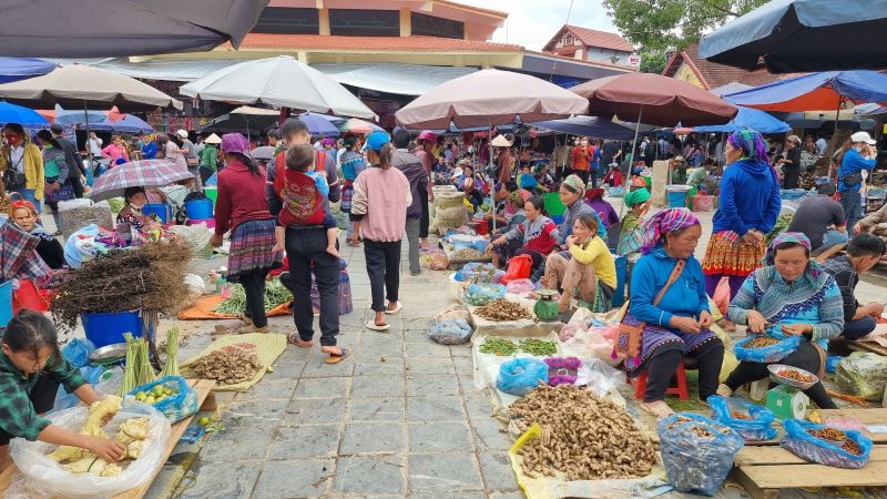 local-markets-in-sapa-2