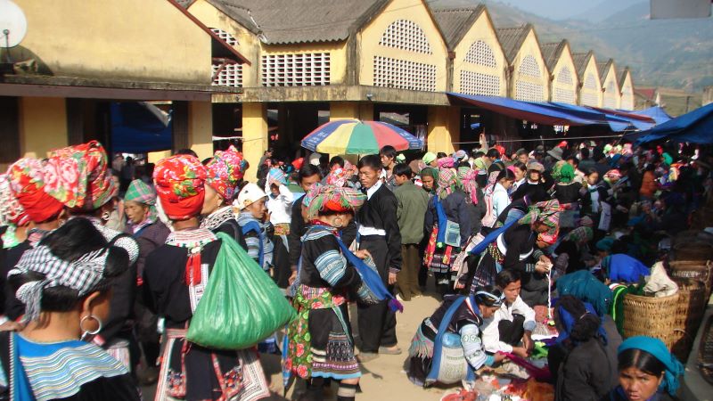 local-markets-in-sapa-9